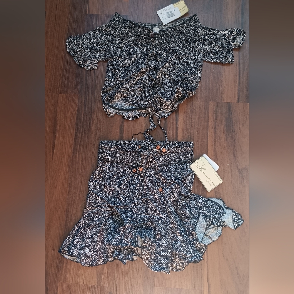 Monochrome Patterned Set